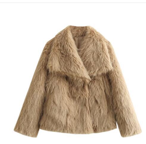 Winter coat that delivers warm comfort with a stylish, modern look — perfect for cold days.