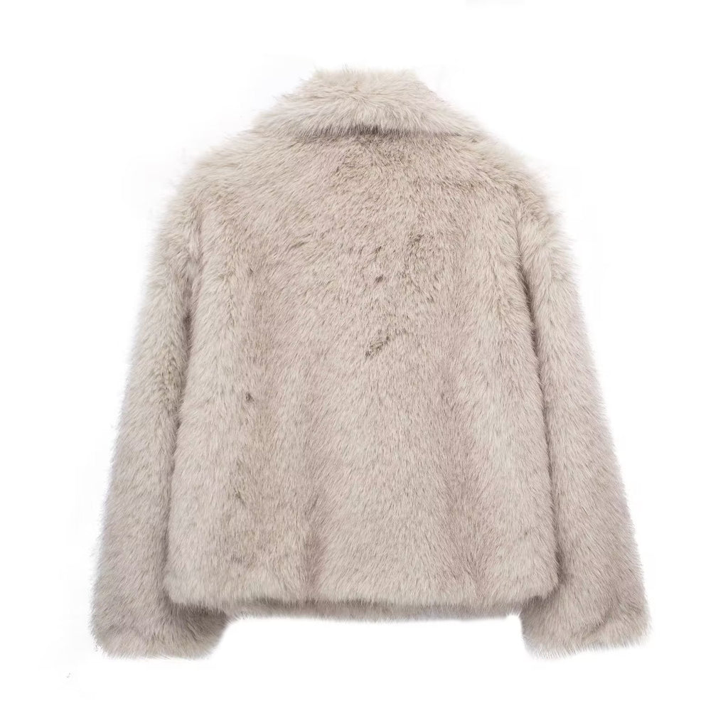 Winter coat that delivers warm comfort with a stylish, modern look — perfect for cold days.