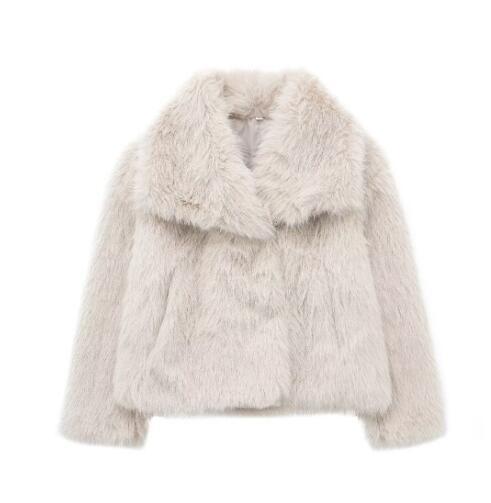Winter coat that delivers warm comfort with a stylish, modern look — perfect for cold days.